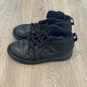 Black Jordan 1 Mid Kids